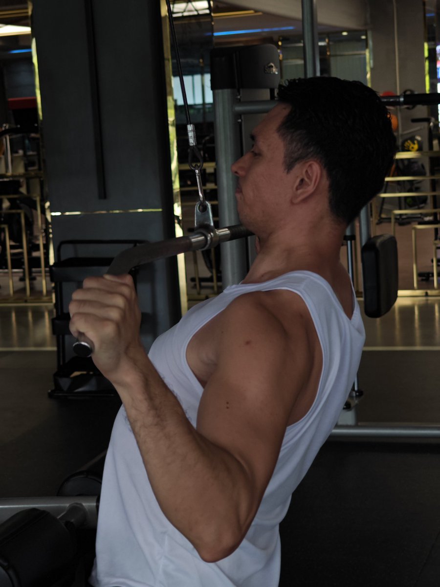 痛苦面具
#广州 #增肌减脂 #康复按摩 #线上 #线下