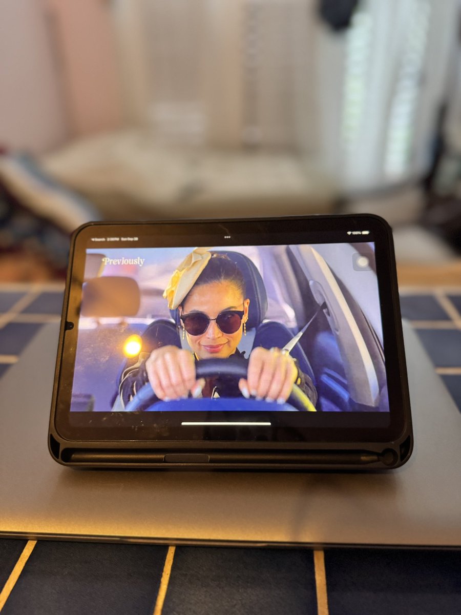 msklel's tweet photo. Started watching #IOTNBO in the PH in July.But felt bad when it’s not available in Netflix in the British Virgin Islands. Good thing @ofc_iwant is to the rescue. So, Ms. Mia,shall we continue the fun? Time and excited to binge-watch. @annecurtissmith 🤍🤍 https://t.co/wBKMNIJkfG