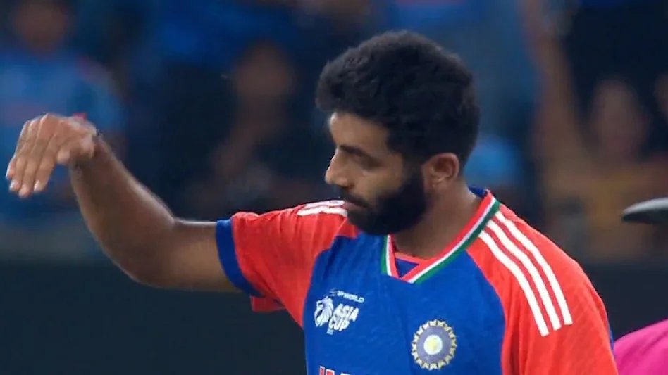 amiteshojha's tweet photo. Team India ने फिर रचा इतिहास 🇮🇳🔥 पाकिस्तान को हराकर 9वीं बार Asia Cup Champion! 🏆💪 Proud moment for every Indian! #AsiaCupFinal #INDvsPAK #BleedBlue
#indvspak2025 #IndianCricket #indvspk https://t.co/rabd1vzhDf
