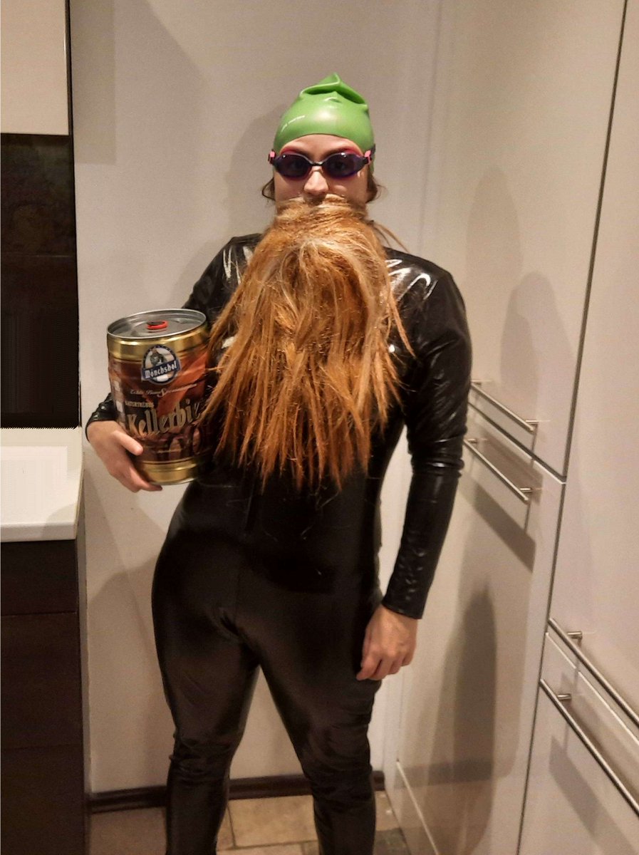 bringing this gragas cosplay photo back onto everyones TL, image size:897x1200