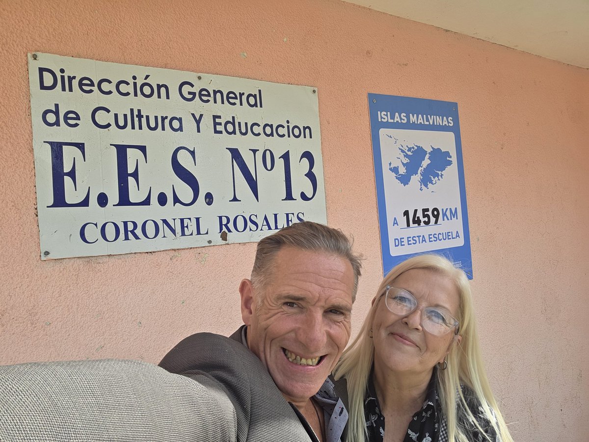 ClaudioRMartini's tweet photo. En tiempos de individualismo, mezquindad y apatía nuestra querida escuela se vuelve contracultural porque su esencia es colectiva, generosa y empática. Gracias a mis queridos Directores de #Region22 por conducir desde allí, con amorosidad y profesionalismo. Feliz Dia ! https://t.co/Bsh13PioQo