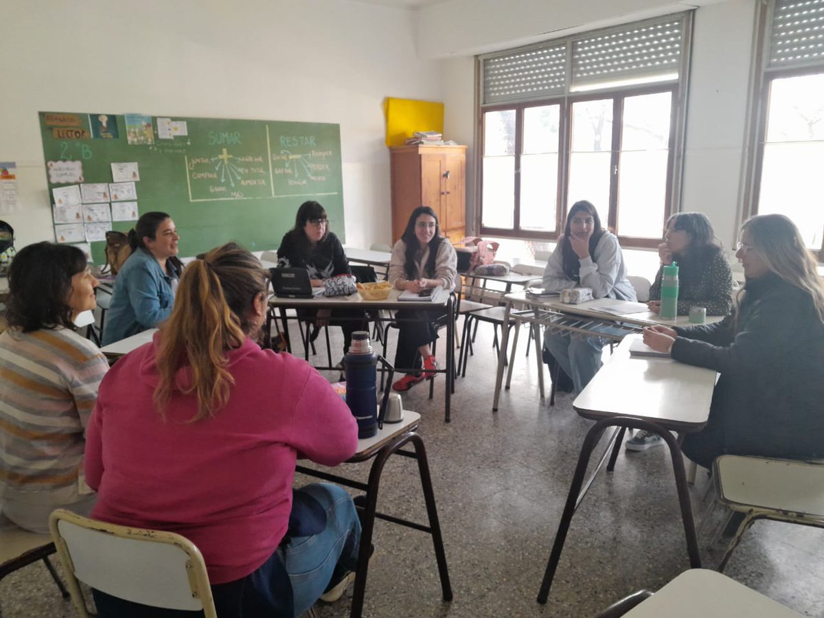 ClaudioRMartini's tweet photo. En tiempos de individualismo, mezquindad y apatía nuestra querida escuela se vuelve contracultural porque su esencia es colectiva, generosa y empática. Gracias a mis queridos Directores de #Region22 por conducir desde allí, con amorosidad y profesionalismo. Feliz Dia ! https://t.co/Bsh13PioQo