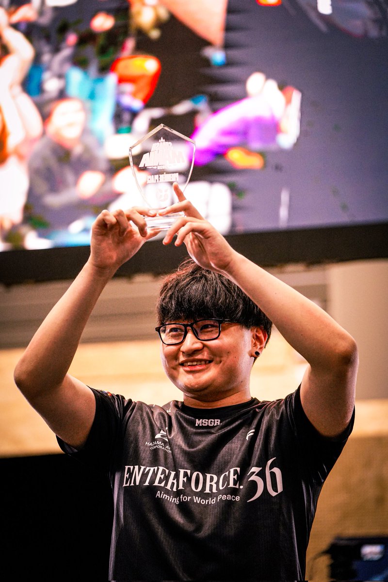 .<a href="/Hurt_ssb/">E36/Hurt</a> est votre champion du #SmashMania ! 💥