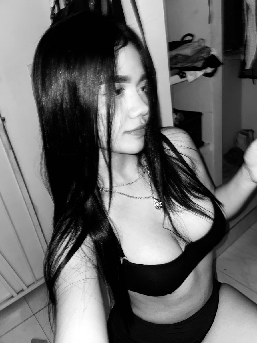 su pelinegra favorita 😘