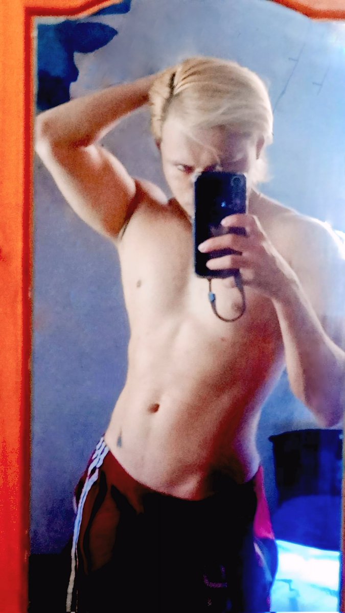 MarcosAnjo07's tweet photo. 💪👄 https://t.co/GBNlQ5yZyB