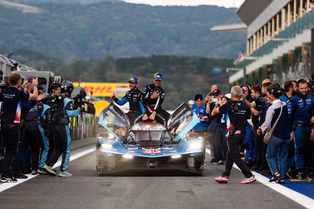 anthonydrevet's tweet photo. Quelle 100e course @FIAWEC 🤩
On est dans les starting-blocks avec @GeoffroyBarre pour un épisode de notre podcast #enduranceCLUB @endurancemagfr qui sentira bon la 🇫🇷
Retour sur ces #6HFuji pour tout savoir ce que qu'il s'est passé en #Hy #LMGT3 sans oublier la #Topquestion 🔥 https://t.co/O3YafvkQHM