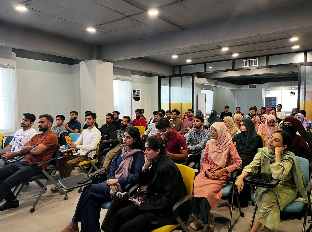 mlsauok's tweet photo. We’re thrilled to have partnered with MLSA Karachi for the VS Code Dev Day event! 🎉
Our team, led by Nabiha Ali (Lead) and Rameen Khan (Co-lead), ensured everything ran smoothly. Huge thanks to our former leads and our amazing volunteers and speakers for their dedication #mlsa https://t.co/P687H5y1xx
