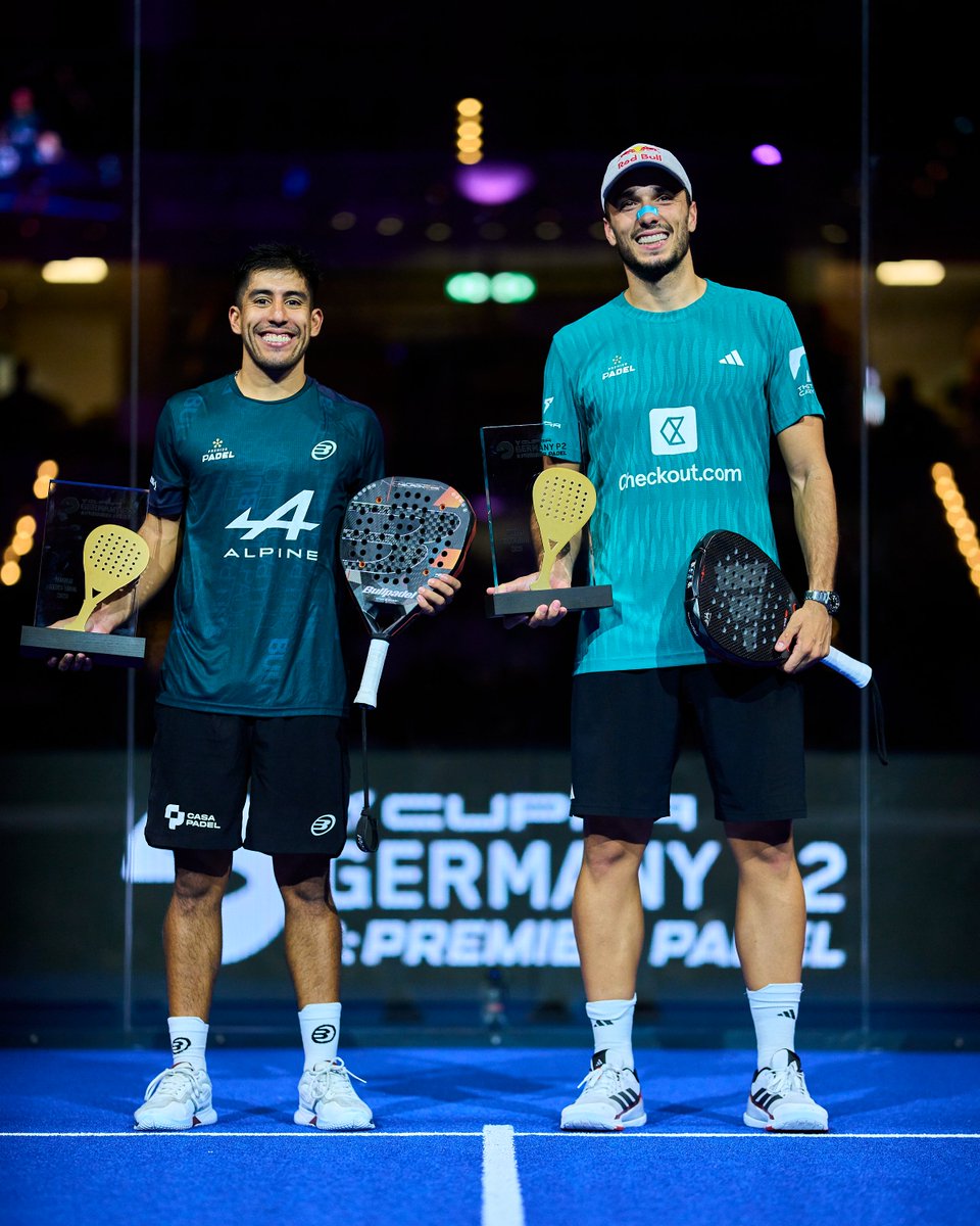 premierpadel's tweet photo. 👽🏆𝙂𝙀𝙍𝙈𝘼𝙉𝙔 𝙋2 𝘾𝙃𝘼𝙈𝙋𝙄𝙊𝙉𝙎 🐭🏆🇩🇪

🔥@alegalan96 👽 and @Chingoland_  🐭 claim their 10th title as a pair, and their 5th in 2025.

#PremierPadel #GermanyPremierPadelP2 https://t.co/S1LZ3Ecgie