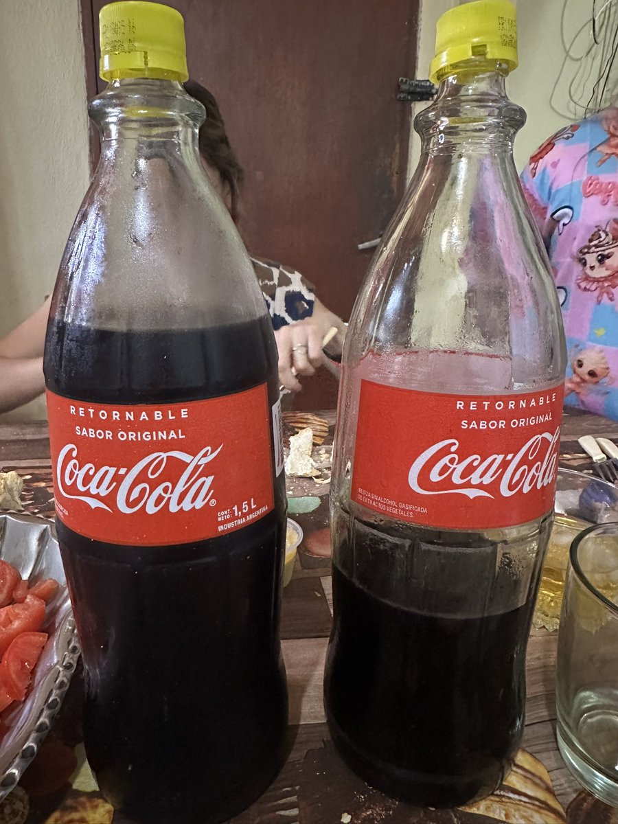 SCasullo's tweet photo. Horrible la coca… tiene otro sabor… @CocaColaAr  confirmó yo que soy fan de coca LPM https://t.co/WaY8NQGxHc