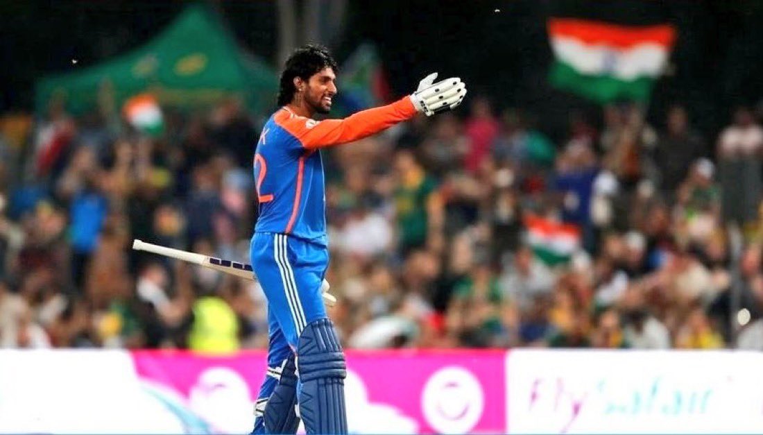 RamanP_85's tweet image. Pehlay Sindoor lagaya thaa… 🩸

Abb Tilak!! 🔻😂

Well Played #TilakVarma 👏😂

#IndvsPak #AsiaCupFinal