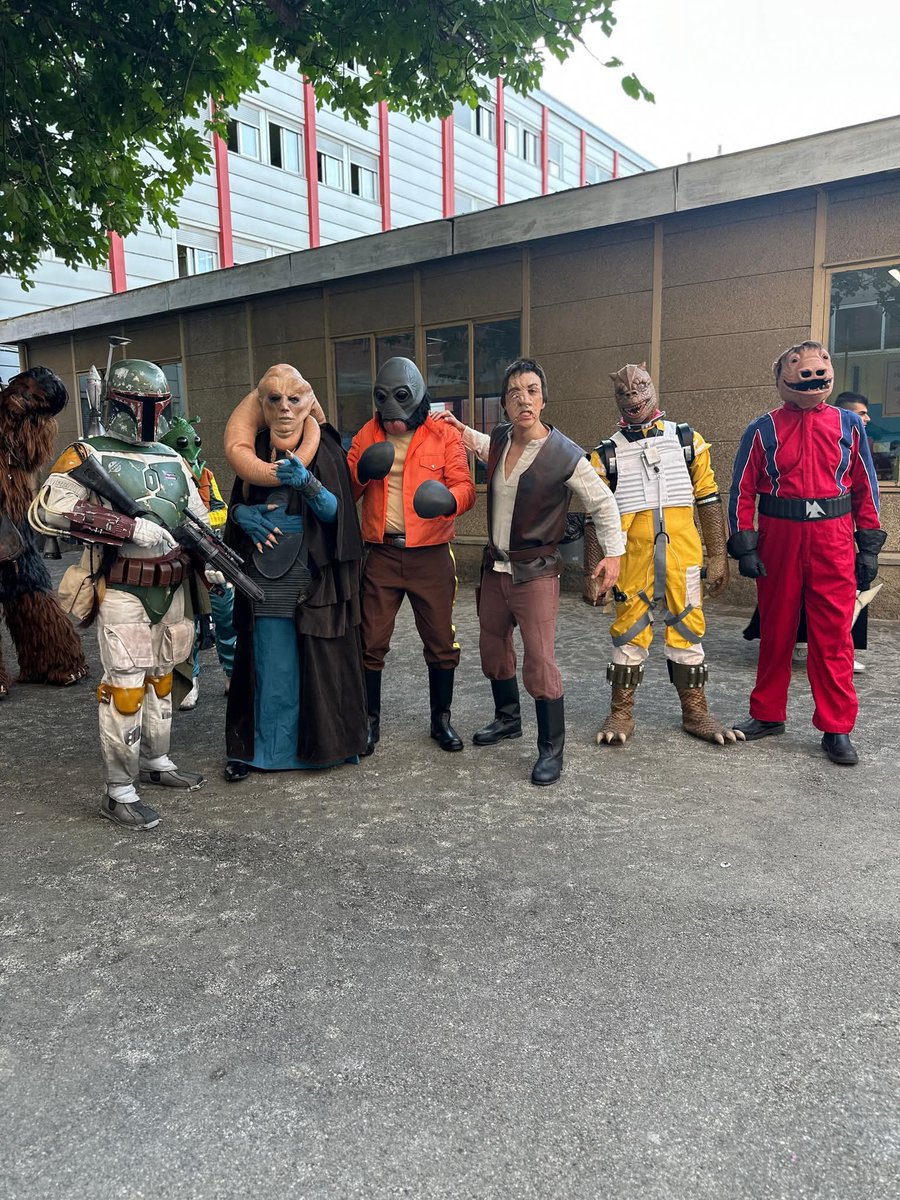 Asier81014373's tweet photo. #Cantinaaliens #Cazarrecompensas @legion501 @501stLegion @NorthWallSquad1 @starwars #Zaragoza #Bossk https://t.co/dCRVhdtbjk