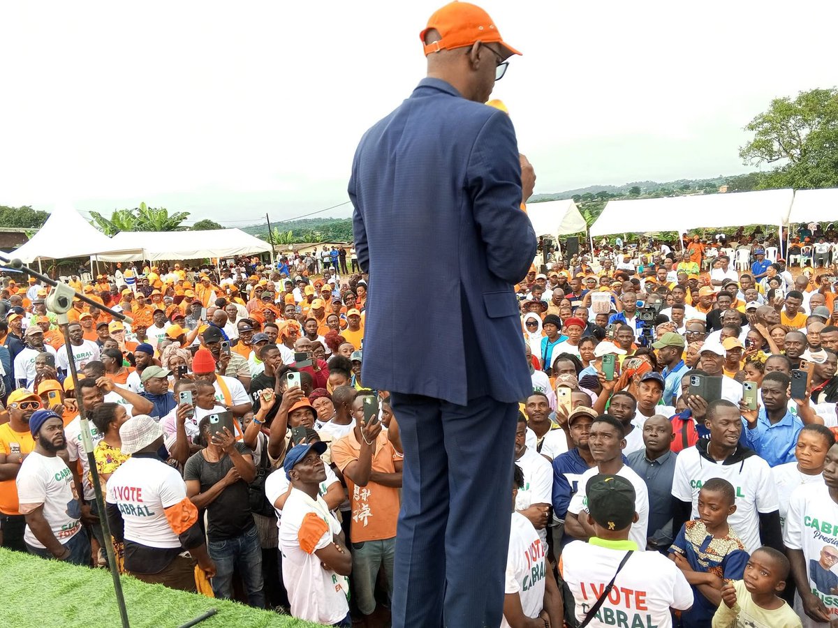 Pcrn_Officiel's tweet image. 🟧✊🏾 Edéa showed up today!
An exceptional mobilization with President @CabralLibii to write a new page of our history.
👉🏾 cabral2025.cm

#succeedtogether #godisincontrol #orangecoalition #orangesurge