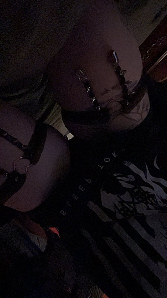 eerie__entity's tweet photo. thighs? thighs ⛓️‍💥 https://t.co/7AHWw8psVj