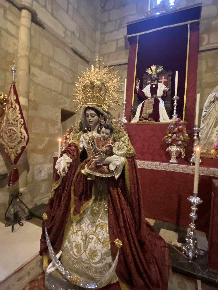 Imágenes del Besamanos de María Santísima de la Victoria de Titular de Gloria de <a href="/BorriquitaCor/">Entrada Triunfal de Córdoba</a> en su sede canónica la <a href="/RPSanLorenzoMC/">Real Parroquia San Lorenzo Mártir de Córdoba</a> en este último domingo de Septiembre 

#28Septiembre 
#VictoriaCordoba 
#Domingo