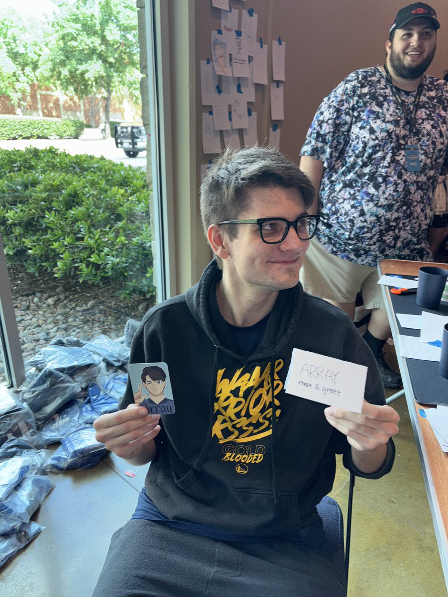 ARRAY MEET AND GREET @ BLUE OTTER BOOTH. COME NOW. 💙