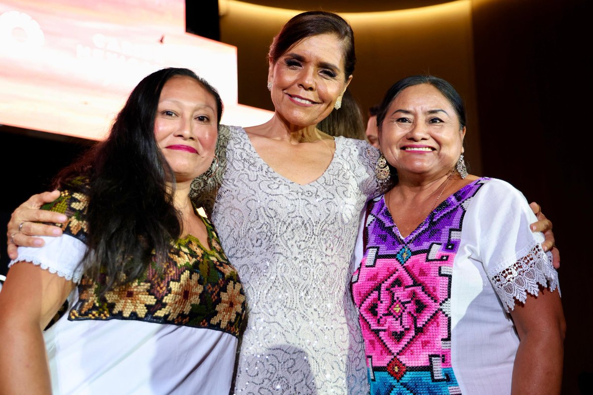 La presidenta honoraria del DIF QRoo, Verónica Lezama, acompañó a la gobernadora <a href="/MaraLezama/">Mara Lezama</a>, president@s municipales al World Travel Awards.

El estado obtuvo 25 reconocimientos internacionales, consolidando a México y al Caribe como líderes mundiales en turismo. 🌎✨