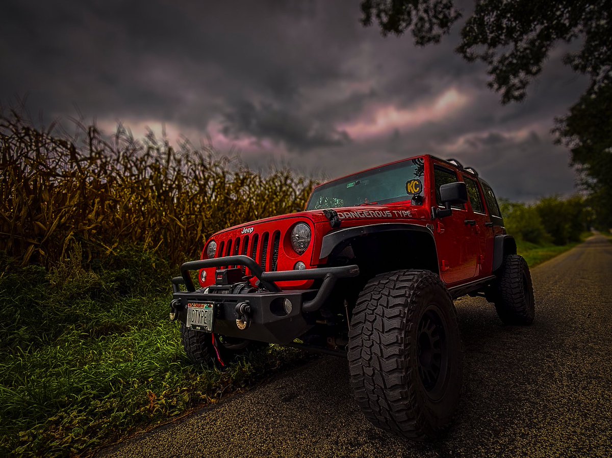 Was a fall vibes shoot the other day. 
#jr_jeep #wrangler #fall #spooky #darksky #jeeplifestyle