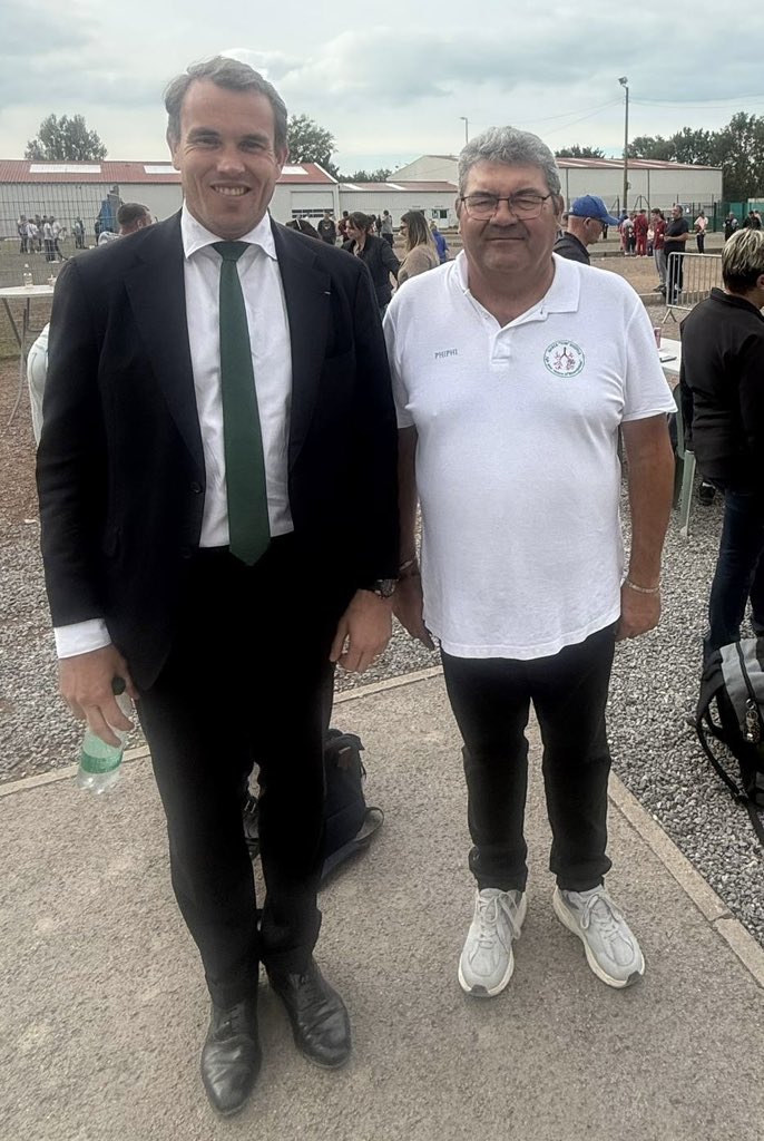 MarcDeFleurian's tweet photo. 🇫🇷 Les Virades de l’Espoir se poursuivaient aujourd’hui à #Marck avec le tournoi de pétanque. Près de 200 joueurs et amis se sont retrouvés ! https://t.co/G8qkRRiJjg