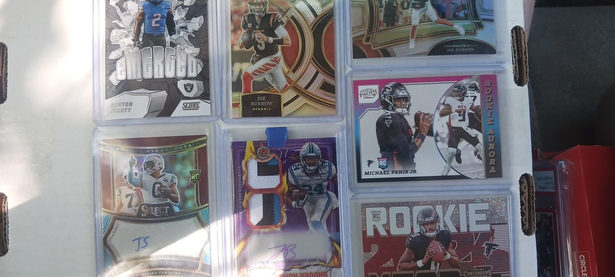 Clarencekill's tweet photo. Sweet little hall from @BuckCityBreaks https://t.co/KjNHew3mec