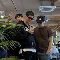 maesvto's tweet image. FOUR wonwoo sightings from a brand designers instagram 😭😭😭😭 thank u