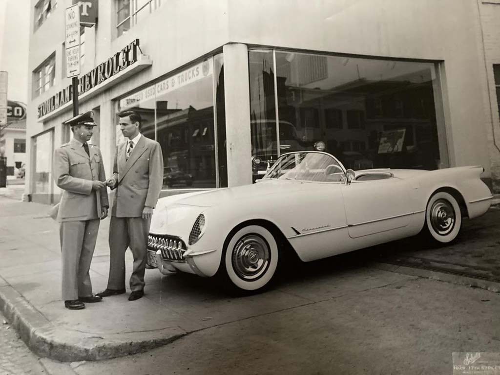 pacecarpete's tweet photo. @iowahawkblog Another one for the OG C-1 fans out there! Uncle Ed is looking smooooth! #DavesCarIDService https://t.co/z0TKomzPHw
