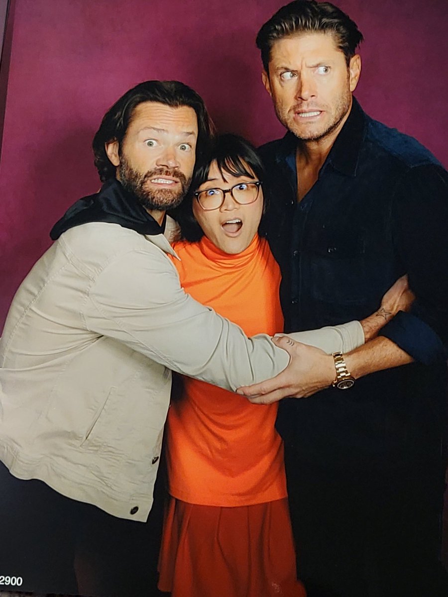 pclnsn's tweet photo. Scooby scare redux with @jarpad @JensenAckles #vancon #vancon25 #spnvan #SPNVancouver #SPNFamily https://t.co/U3UswJVd9A