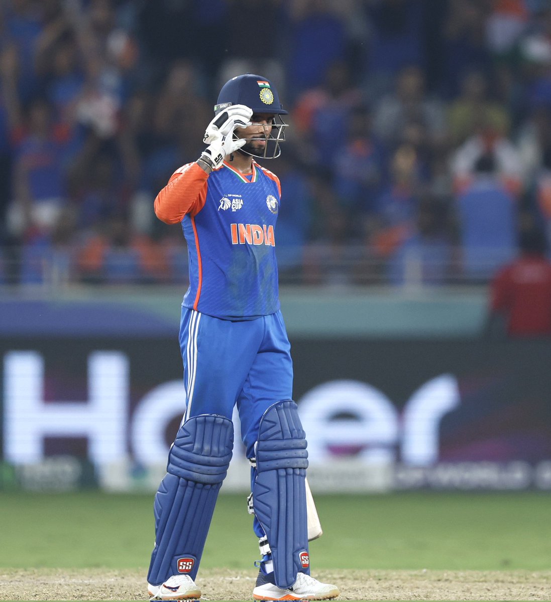Addy_03_singh's tweet image. Flight land kara di Pakistan ki! ✈️
India 🇮🇳 lifts the Asia Cup 2025 🏆 beating Pakistan by 5 wickets in a nail-biter 💥
What a win, what a team! 💙🔥
#AsiaCup2025 #INDvPAK #TeamIndia