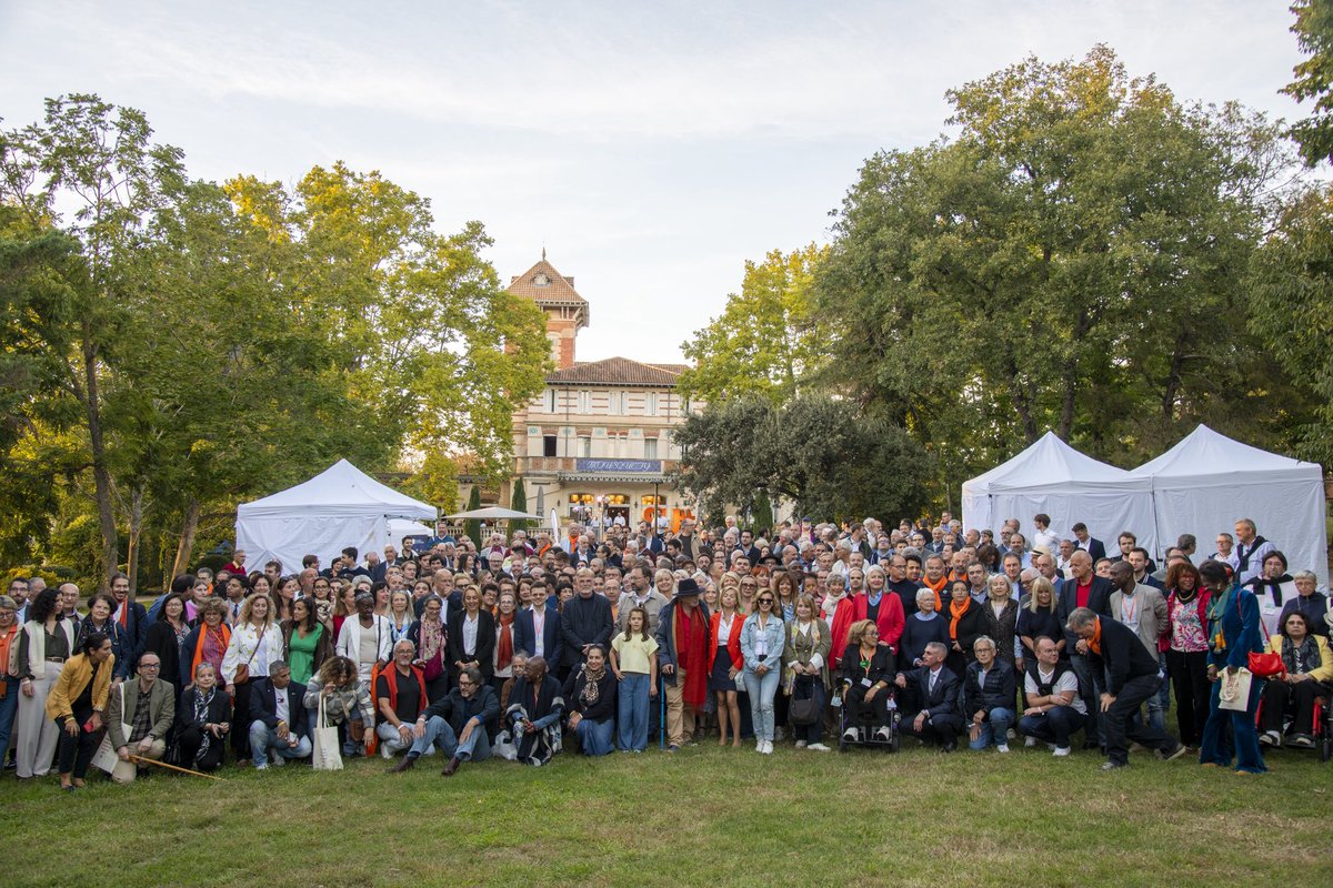 GrudlerCh's tweet photo. Clap de fin de l’Université de rentrée du @MoDem à l’Isle-sur-la-Sorgue.
Des débats de haut-niveau, une belle énergie collective et des valeurs claires : liberté, solidarité, humanisme, et une Europe forte. Plus que jamais mobilisés pour l’avenir!
À l’année prochaine! #URMoDem https://t.co/oO9xmOvpFu