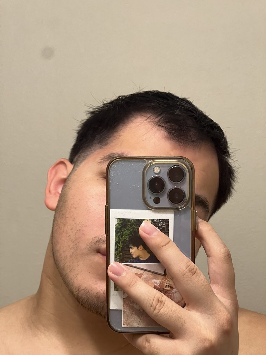 Matoad_'s tweet image. Cut it off all &amp;amp; dyed it black purple