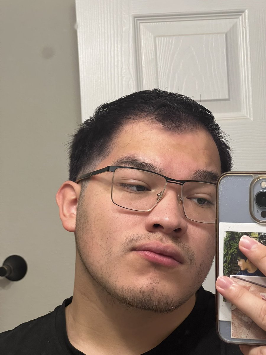 Matoad_'s tweet image. Cut it off all &amp;amp; dyed it black purple