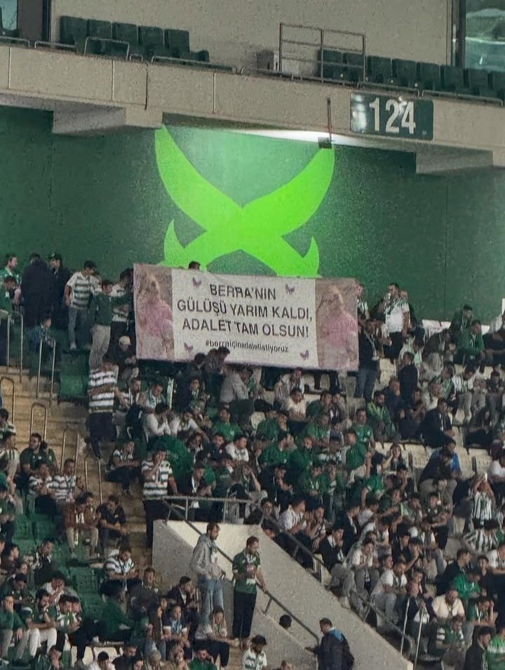 #Berra nın sesiz çığlığına ses oldunuz. İyi ki varsınız. Şehrinizde yapılan zulme sessiz kalmadınız...

#Berraiçinadalet
<a href="/teksasorg/">TEKSAS</a> 
<a href="/BursasporSk/">Bursaspor</a>