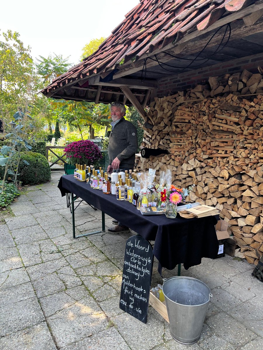 DeWoord's tweet photo. Dagje @rosenhaege
#Winterswijk #Kotten
#proeverij #stokerij
https://t.co/QU7nR3ekhK https://t.co/brjzgOfHD4