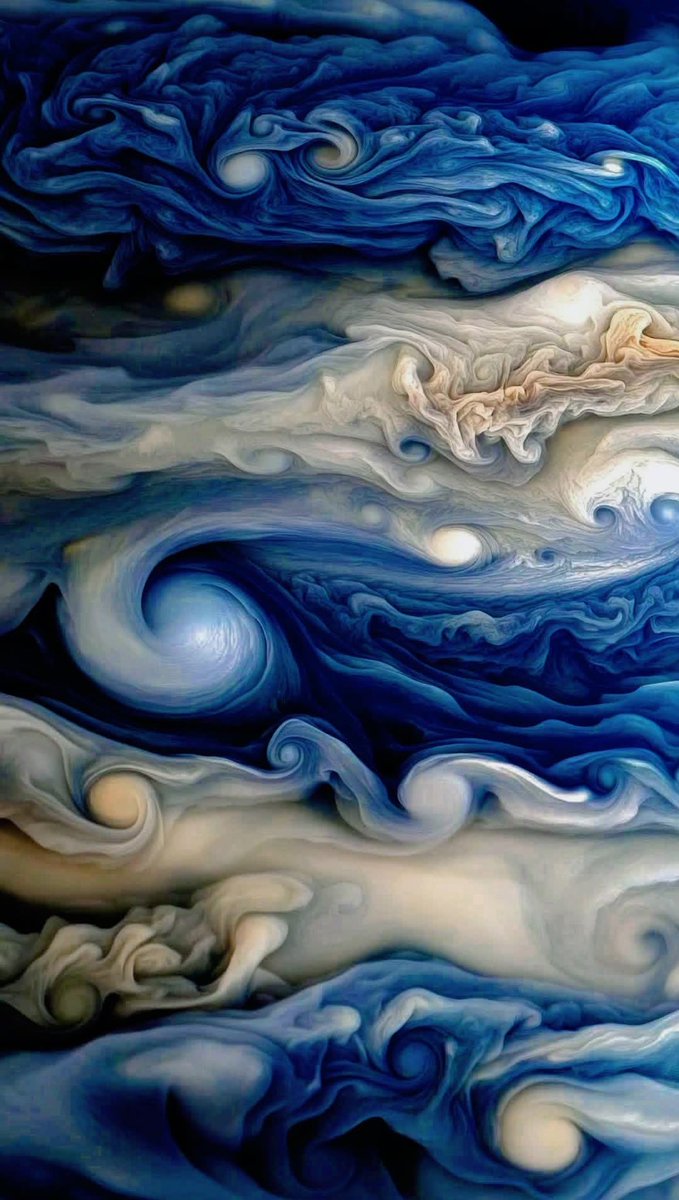 BGatesIsaPyscho's tweet photo. NASA just decided to change the Colour of Jupiter again. https://t.co/uRhWaZSIDq