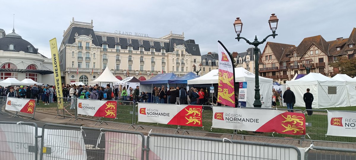 Rem94240's tweet photo. C'était un grand weekend de Triathlon à #Cabourg ! @FFTRI https://t.co/46e89i4JRO