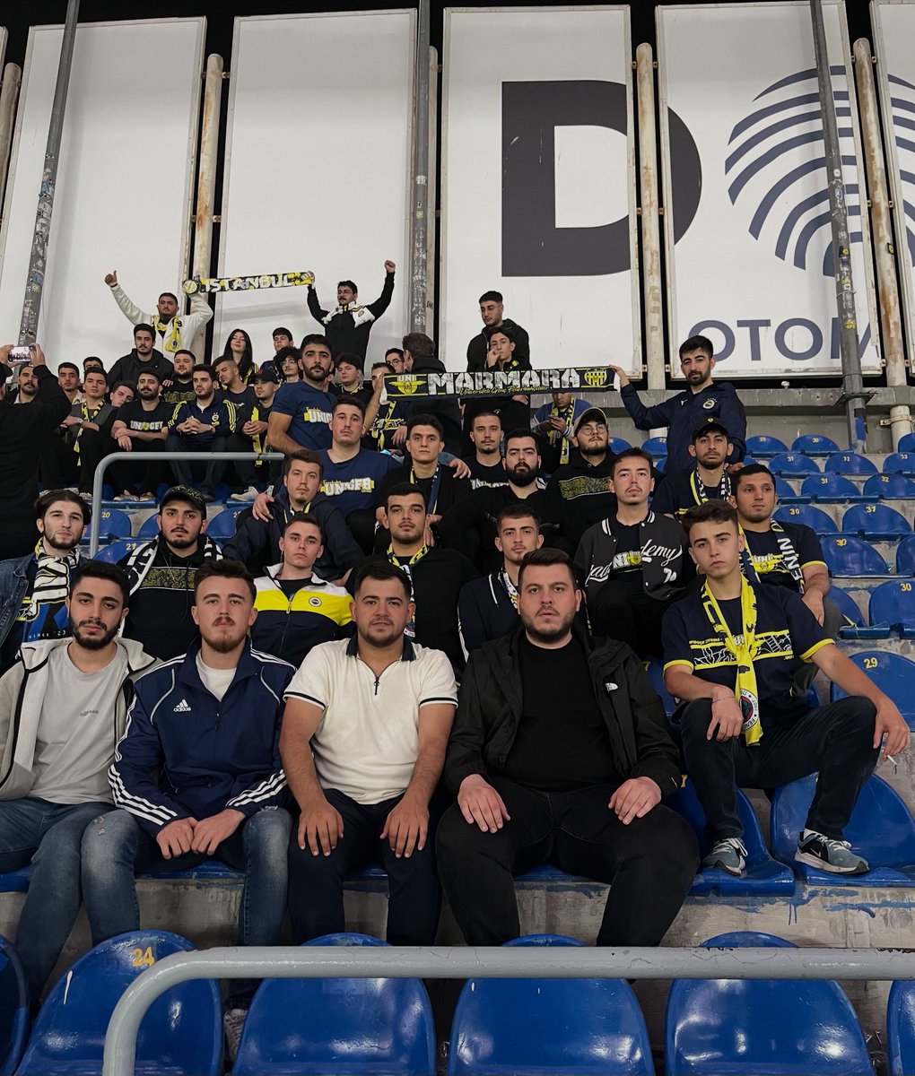 GÜZEL GÜNLER GÖRECEĞİZ GÜNEŞLİ GÜNLER!

Fenerbahçe’mizi antalyaspor karşısında yalnız bırakmadık.#UNIGFB