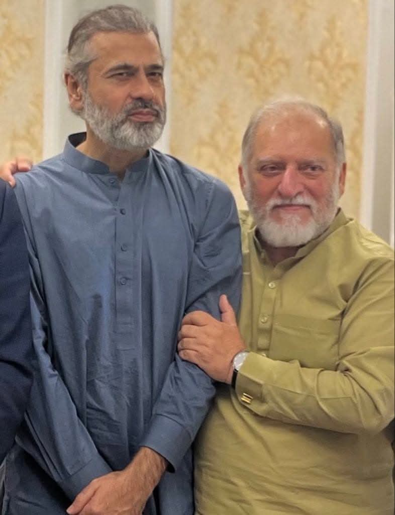 Irumchaudhary20's tweet photo. چھوٹا دس روپے۔۔۔۔۔۔
بڑا بیس روپے ۔۔۔۔💩💩💩 https://t.co/1sOp1jS67m