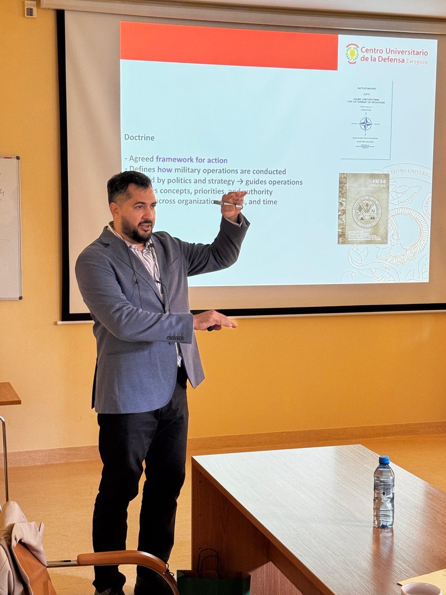 CUDZaragoza's tweet photo. Profesores @CUDZaragoza han participado esta semana en el evento #Emilyo #ErasmusMilitar "Tactical Teaching: Knowledge Sharing Workshops 2025" organizado por la Military University of Technology @WAT_edu de #Varsovia impartiendo talleres y conferencias @EUErasmusPlus https://t.co/hR10YUWbFR