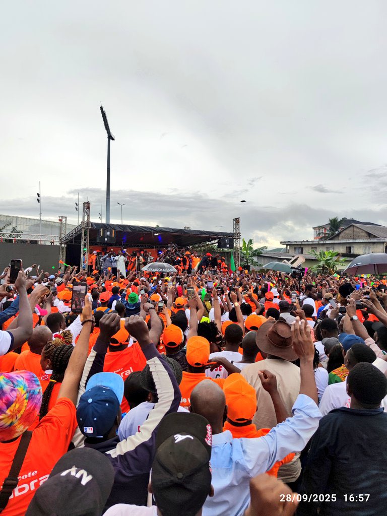 CabralLibii's tweet photo. 🧡🧡 Merci à Edea et Douala 🧡🧡

#reussirensemble
#succeedtogether
#ilyadieudedans https://t.co/xGSd4GCBMG