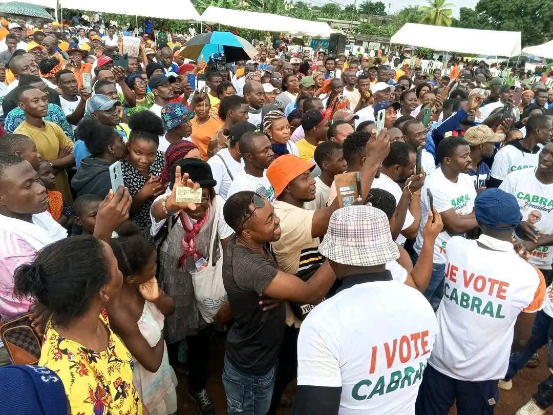 CabralLibii's tweet photo. 🧡🧡 Merci à Edea et Douala 🧡🧡

#reussirensemble
#succeedtogether
#ilyadieudedans https://t.co/xGSd4GCBMG