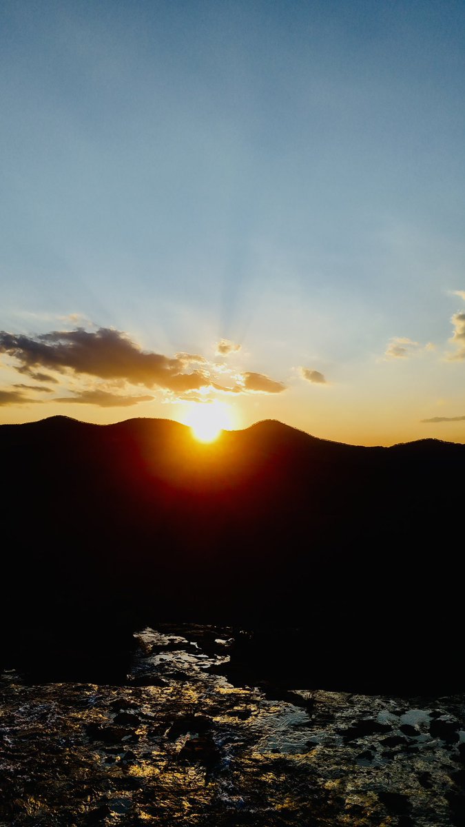 mhdhamad's tweet photo. Golden reflections on the Kimani River, cascading at Kimani Waterfalls  where the Kipengere mountains turn sunset into poetry. 🌄

 #SunsetMagic #KimaniFalls #ExploreTanzania https://t.co/9vKlTvuBgs