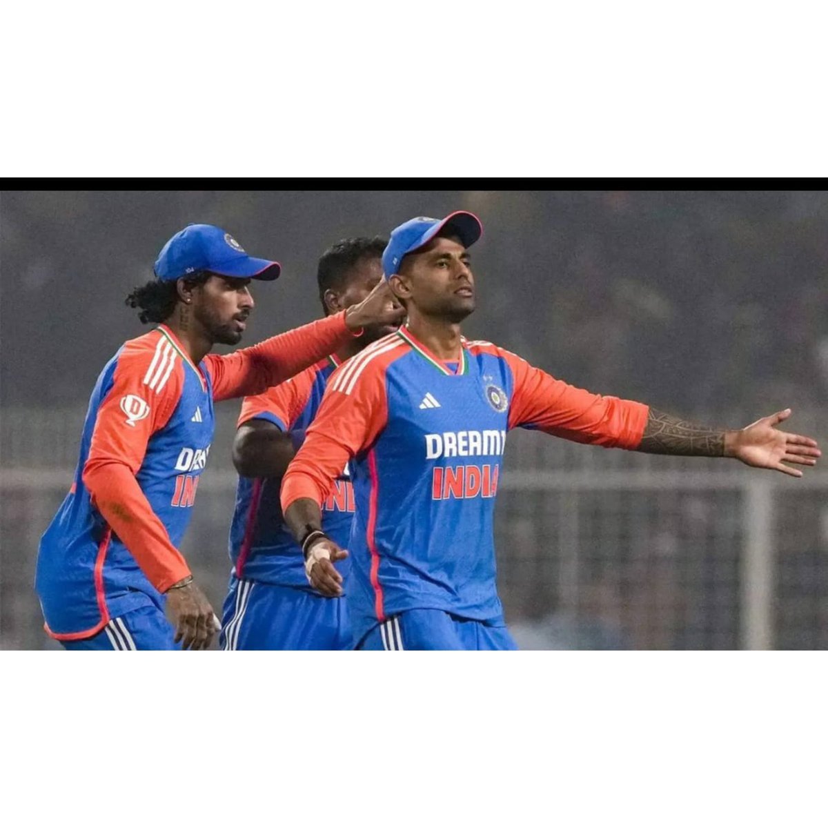 🇮🇳🏆
आशिया कप 2025 च्या अंतिम सामन्यात पाकिस्तानवर मिळवलेल्या दणदणीत विजयाबद्दल भारतीय संघाचे हार्दिक अभिनंदन!
हा ऐतिहासिक क्षण प्रत्येक भारतीयासाठी अभिमानाचा उत्सव आहे. ✨👏

#AsiaCup2025 #TeamIndia #Champions