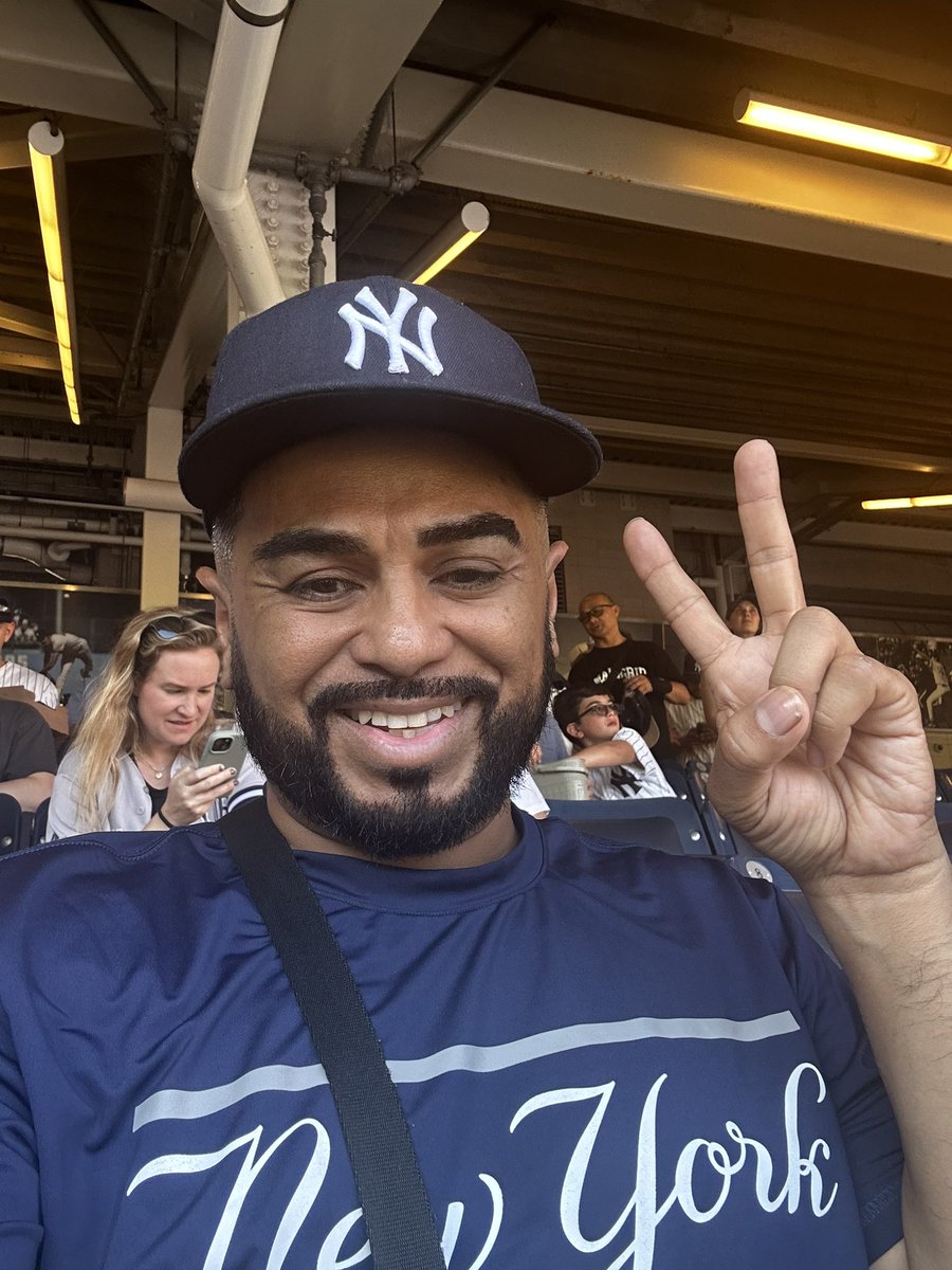 colochojensen's tweet photo. #RepBX let’s go Yankees https://t.co/Qzh46e0lg7