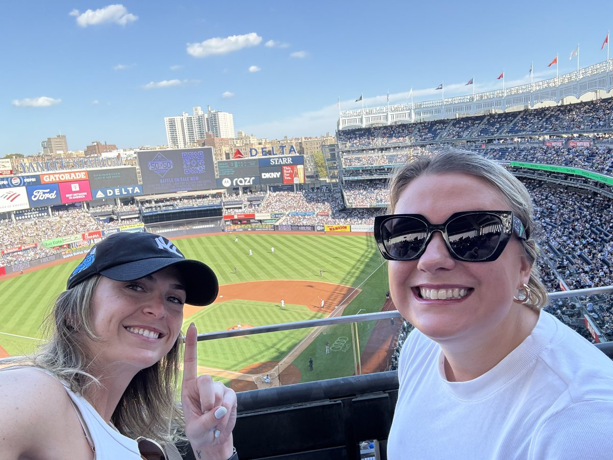 l_gberg's tweet photo. Beautiful day for some baseball! #RepBX https://t.co/0i5CLIkZs5