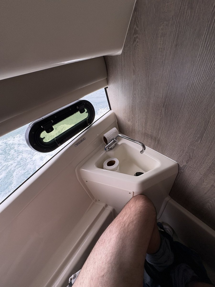 metrofanboy's tweet photo. I underestimated how tiny the bathroom was on this boat… https://t.co/XFquoC4OLr