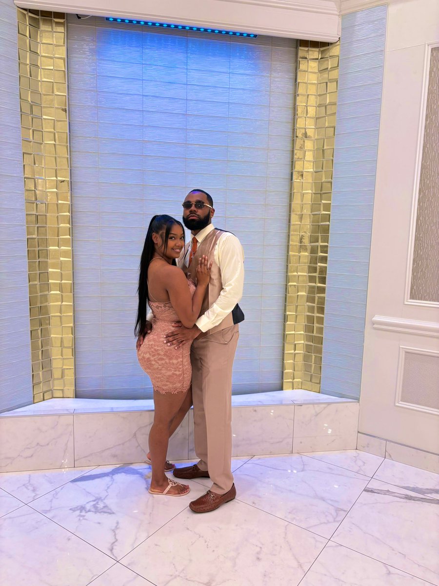 __Zcs's tweet image. 👔 👗👦🏽