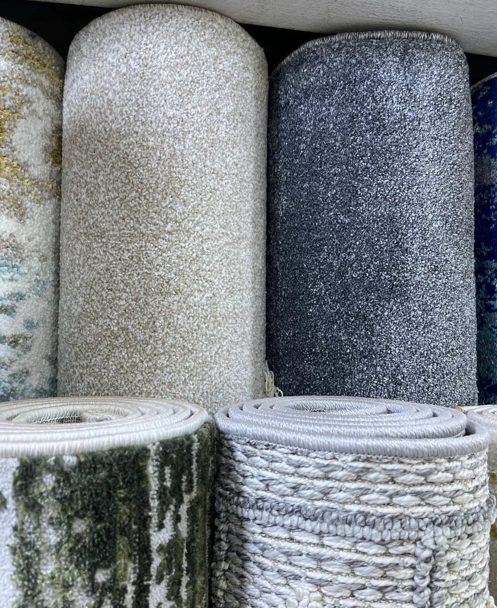 TheRugRoom_'s tweet photo. But why don’t you buy my rugs😞 https://t.co/4GSkmy8gtr