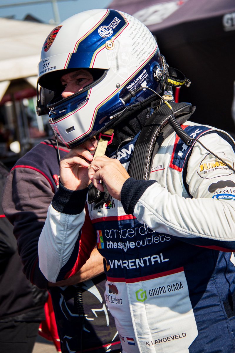 Charreljalving's tweet image. Paar kiekjes van vandaag met Niels Langeveld! 📸
Blijft altijd leuk een stukje autosport fotografie.. helemaal als degene die je volgt op het podium komt 🏆
