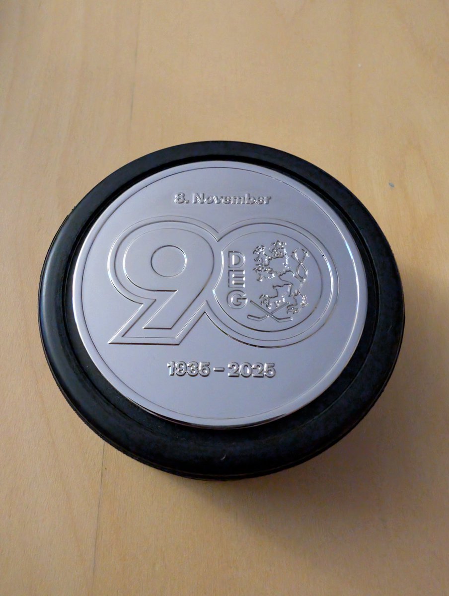 Tja, die Ausbeute an Punkten der <a href="/DuesseldorferEG/">Düsseldorfer EG</a> war heute durchaus überschaubar. #DEL2
Dafür war meine Ausbeute an Pucks umso besser. Gleich vier neue für die Sammlung.