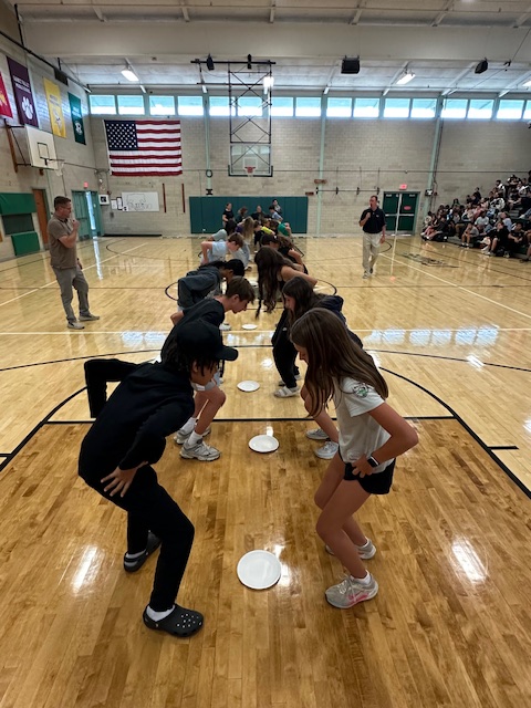 WVMSDragons's tweet image. 7th grade kicked off their first community event of the year with A &amp;amp; B teams coming together for some friendly competition! 🎉 Congrats to 7B on earning the first win of the year! 🏆 #WVMSDragons #CommunityBuilding #LMSD