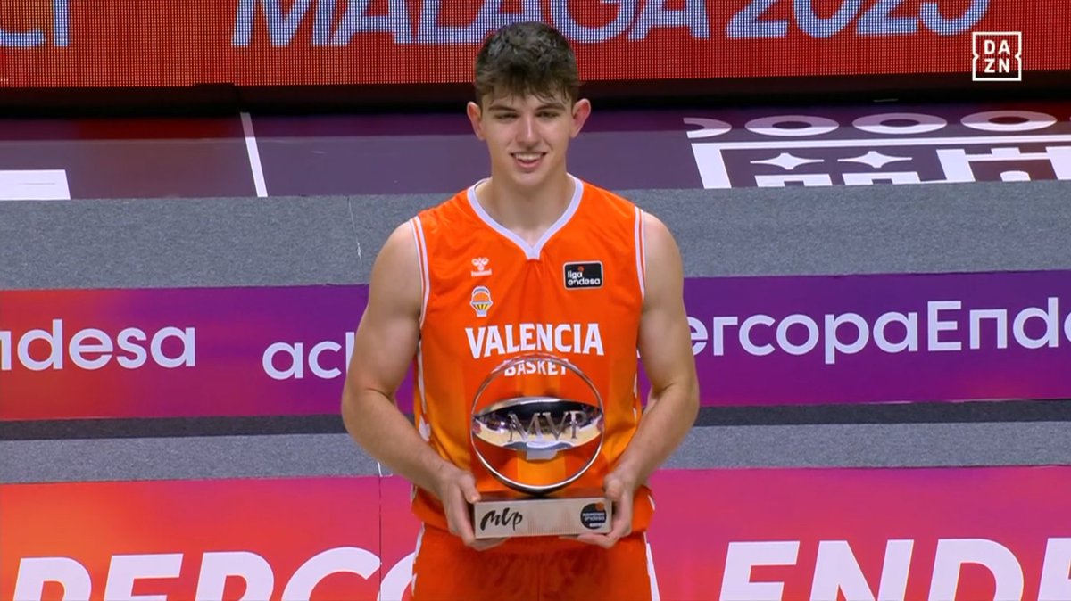 GIGANTESbasket's tweet photo. 🔝 SERGIO DE LARREA ASENJO @Laaarry_14 

👏 MVP de la #SupercopaEndesa 

19 AÑOS https://t.co/SVwHIAZk8I